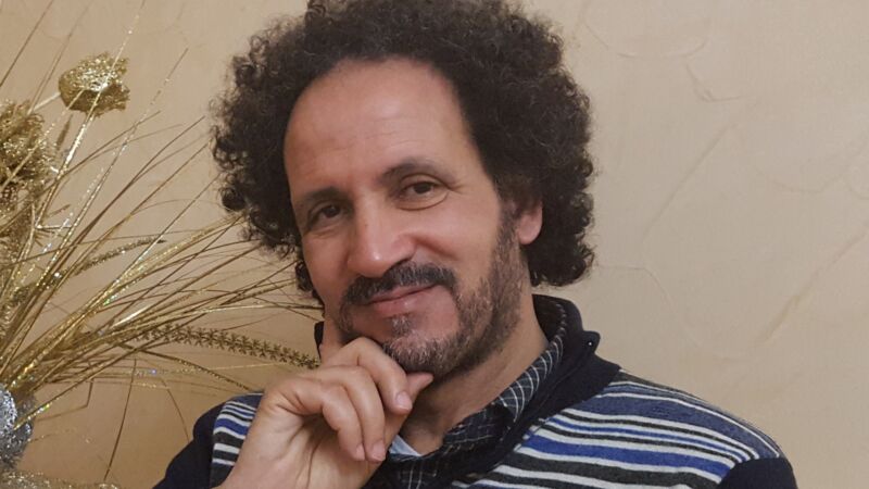  الشاعر المغربي نبيل منصر يفوز بجائزة الشعر العالمية “فيرناندو دالميدا”
