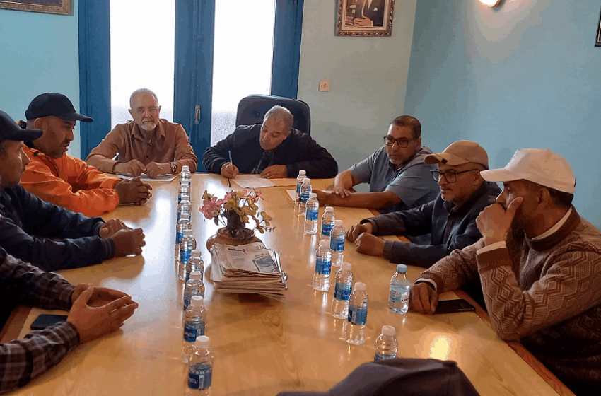 الجمعية المغربية لأرباب وربابنة الصيد سمك الحربالخيط، تعقد لقاء تواصليا وتطالب التصريح والبيع لانكوست داخل سوق السمك بالجملة بميناء اسفي