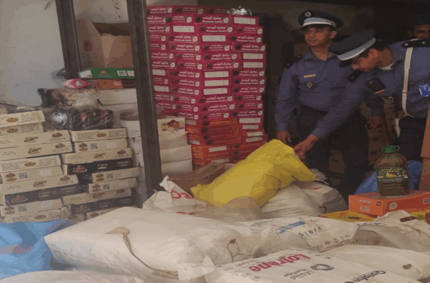 مصالح المراقبة التابعة للإدارة العامة للجمارك بمدينة آسفي تحجز كميات ضخمة من الأكياس البلاستيكية ومواد غذائية مشبوهة