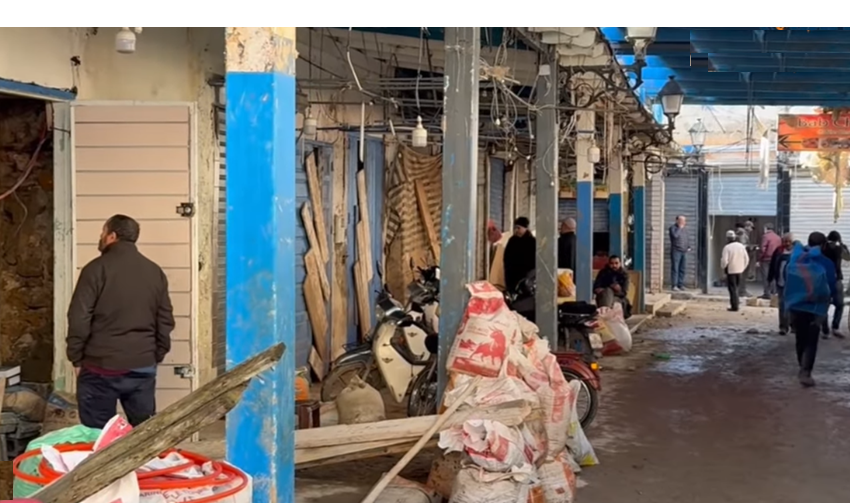  تجار باب الشعبة يواصلون بعزم إعادة ترميم محلاتهم التجارية التي تأثرت بفعل الفيضانات