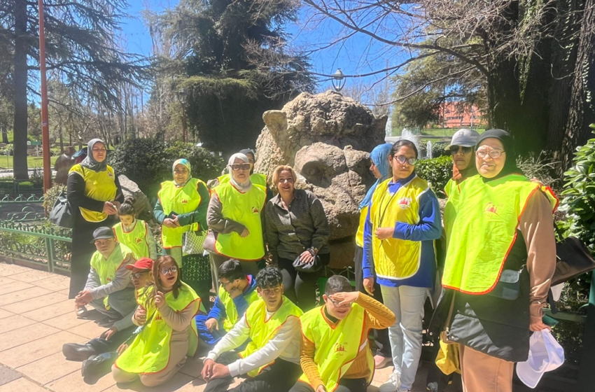   اطفال جمعية نداء للتثلث الصبغي باسفي في رحلة ترفيهية بمدينة افران