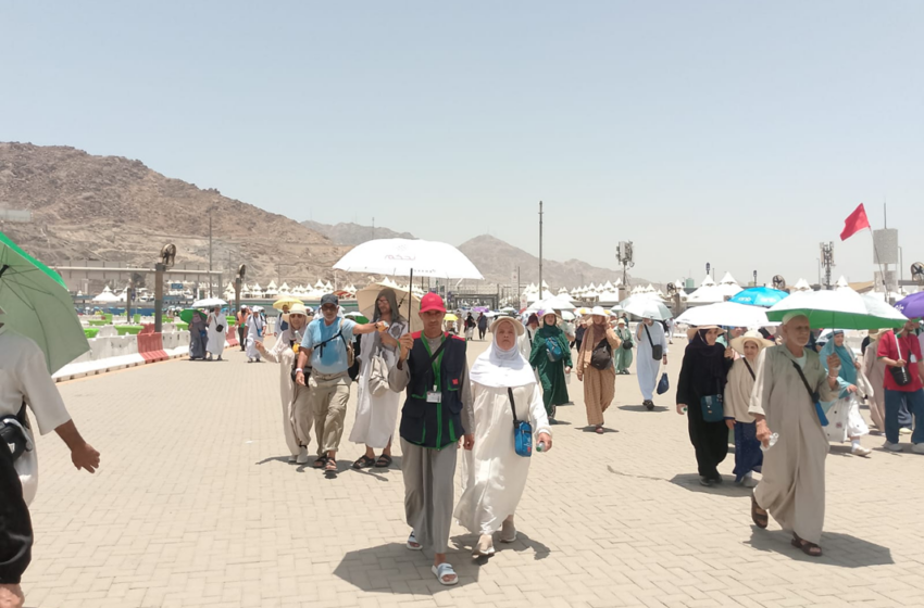  حجاج إقليم آسفي يشيدون بتفاني المرافق رضوان اجنين وخدماته الإنسانية